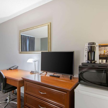 Econo Lodge Regina Extérieur photo