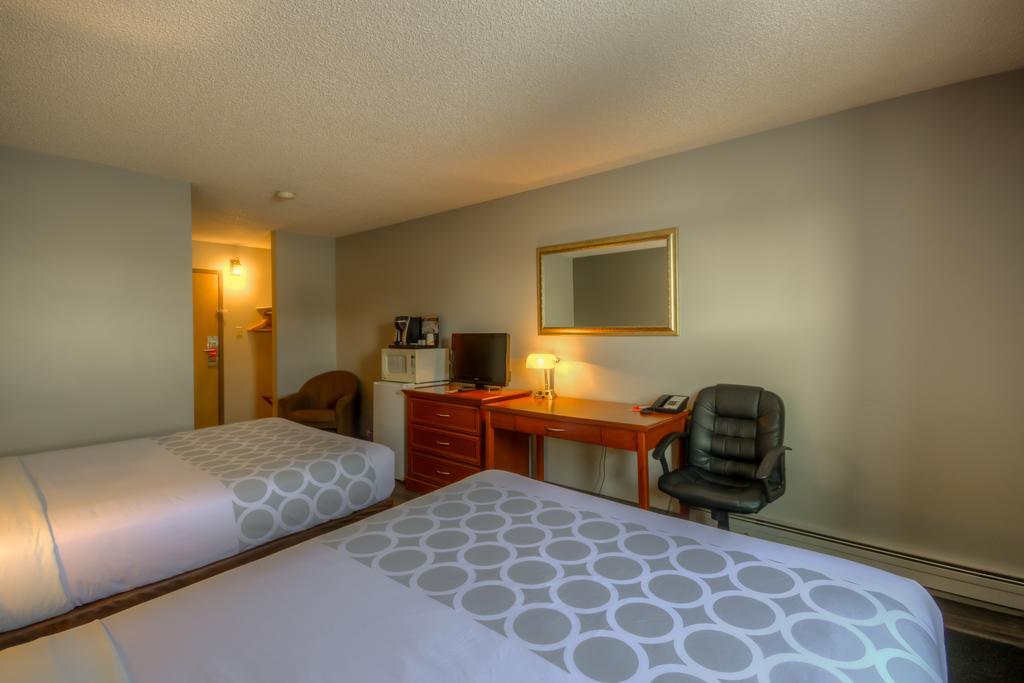 Econo Lodge Regina Extérieur photo