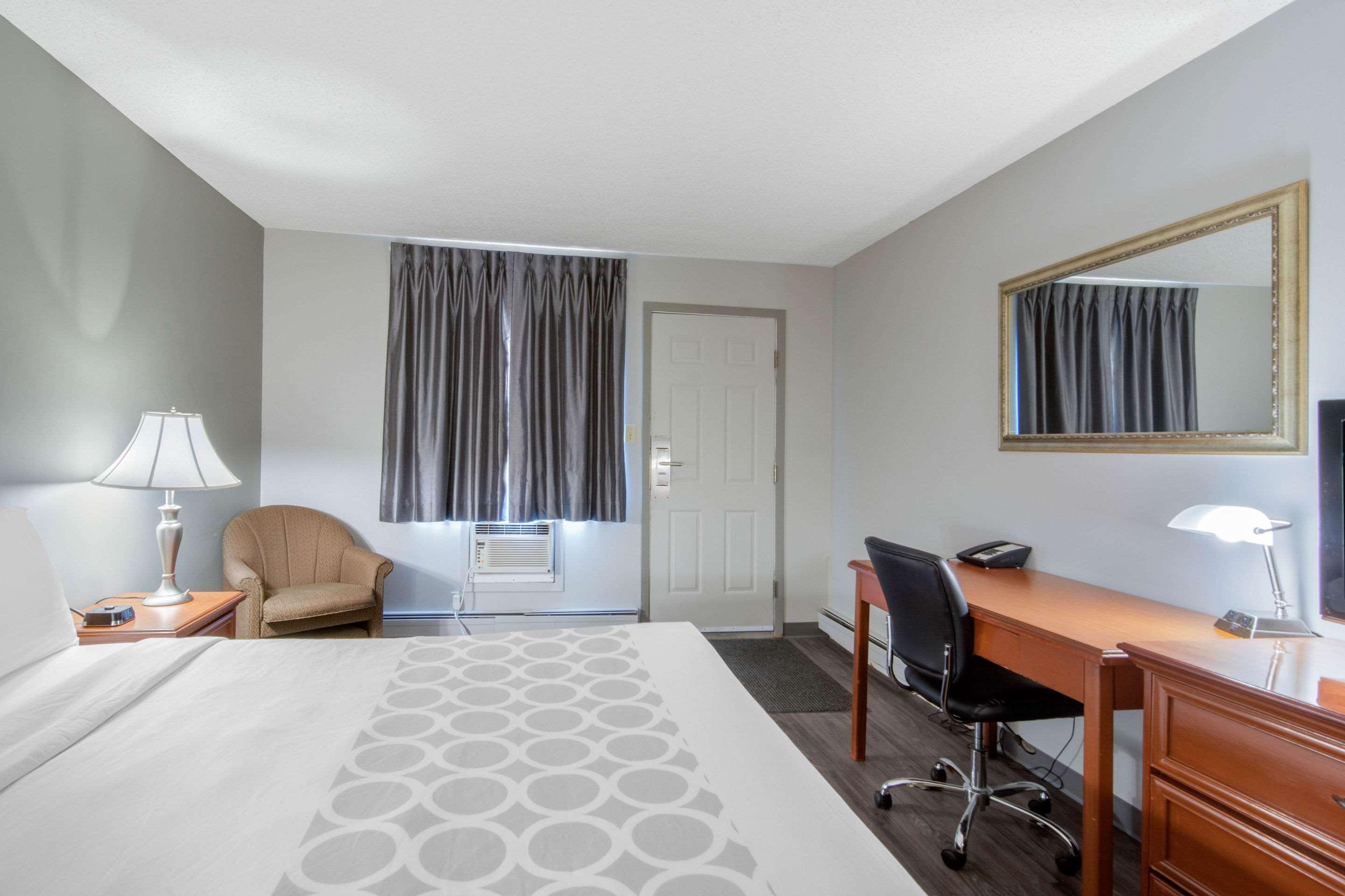 Econo Lodge Regina Extérieur photo