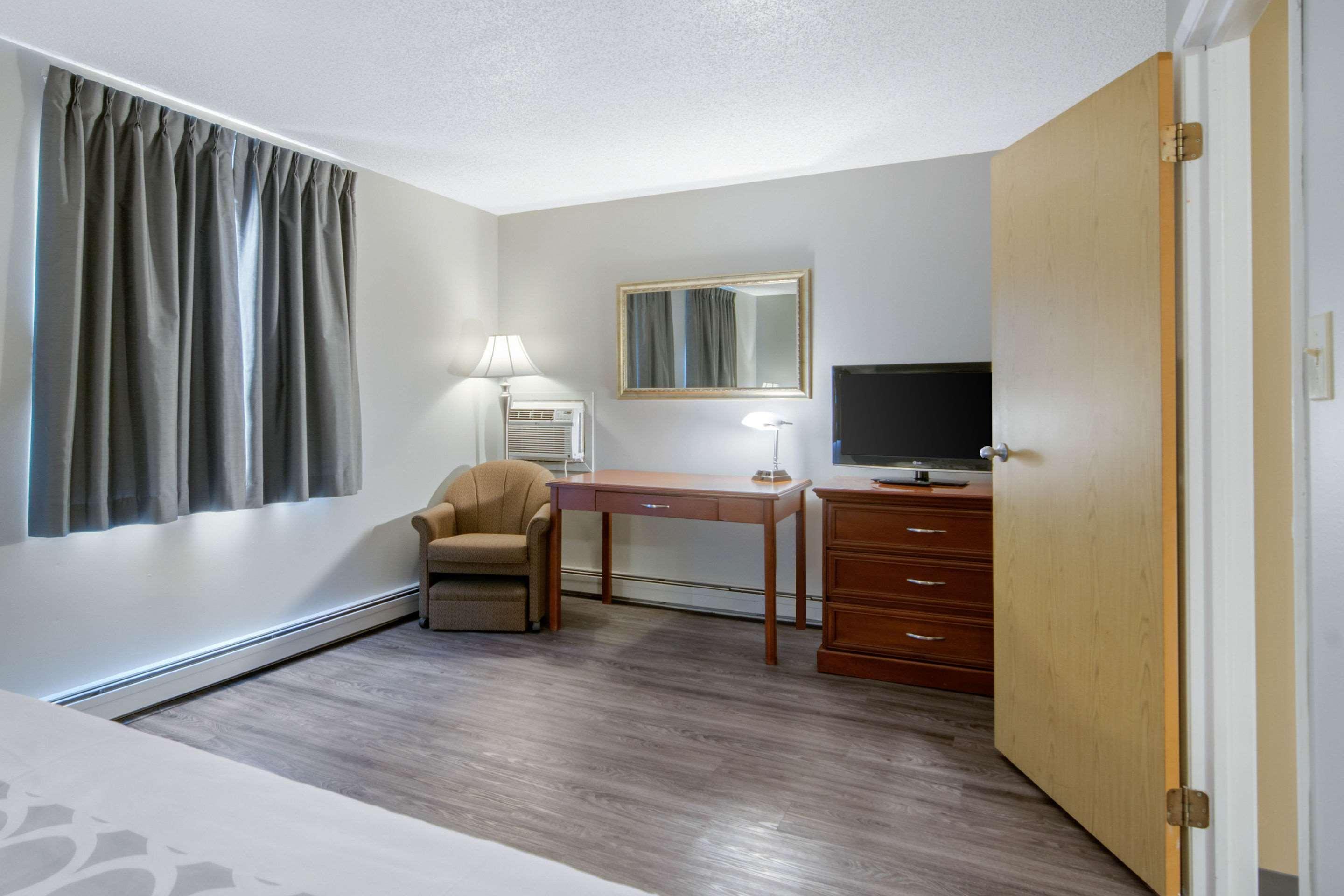 Econo Lodge Regina Extérieur photo